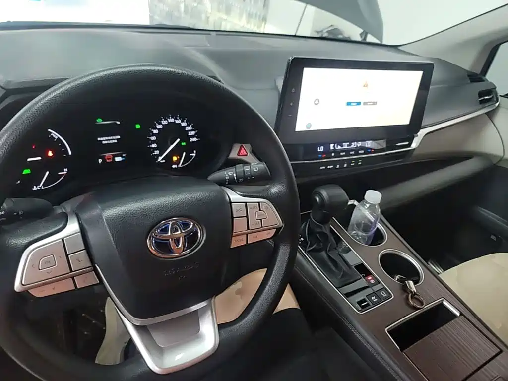 Toyota Granvia 2023 2023 2.5L Hybrid Luxury Edition