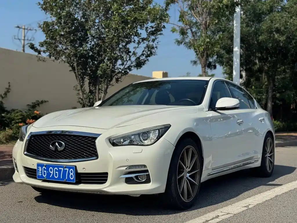 Infiniti Q50L