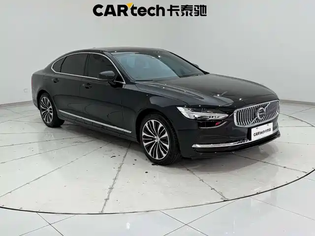 Volvo S90 2024 B5 Momentum Luxury Edition — фото 4