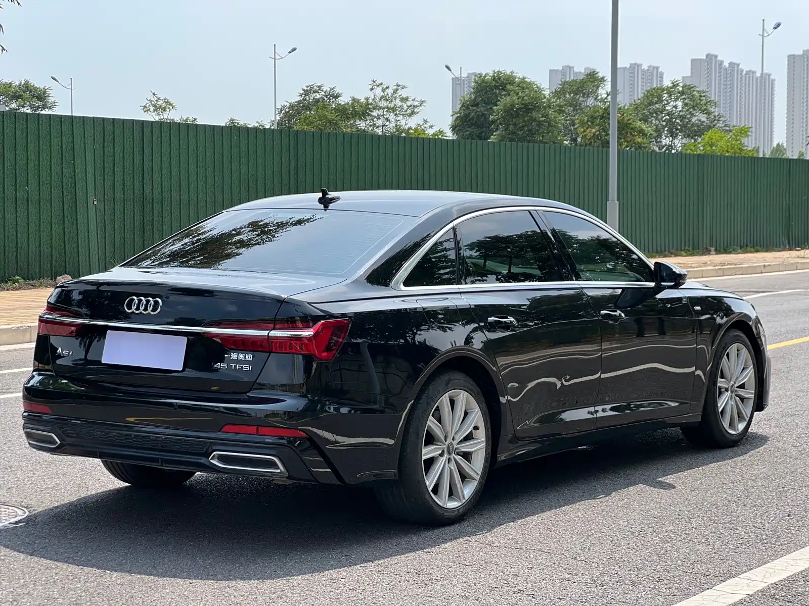 Фото 9 - Audi A6L