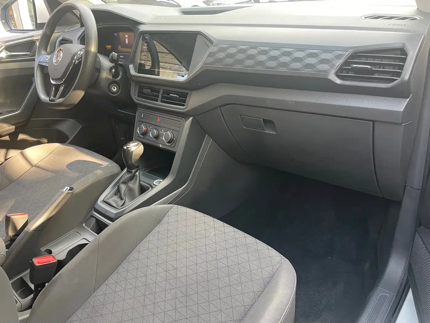 Volkswagen T-Cross 2023 Facelift 1.5L Automatic Trend Edition фото 10