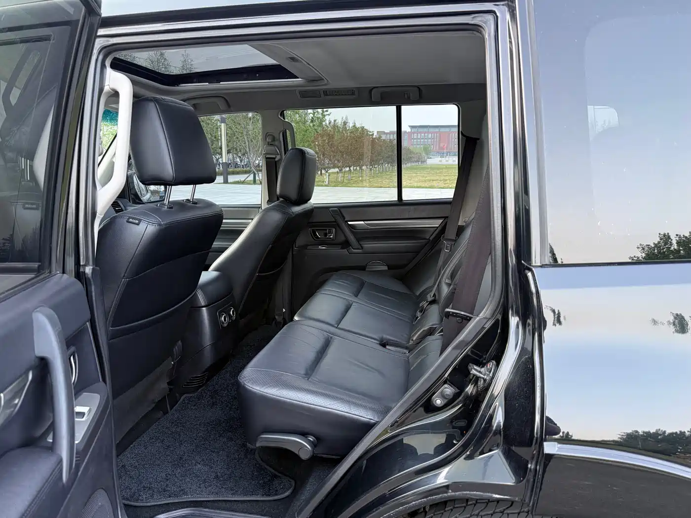 Mitsubishi Pajero (Import) 2010 3.0L Automatic Elite Edition фото 10