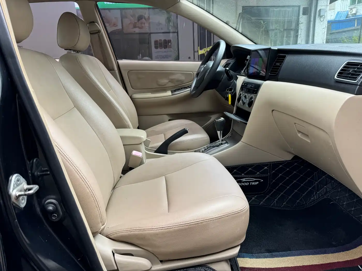 Toyota Corolla 2013 1.6L Automatic Luxury фото 7