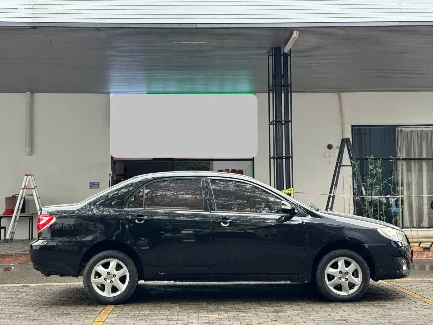 Toyota Corolla 2013 1.6L Automatic Luxury фото 10