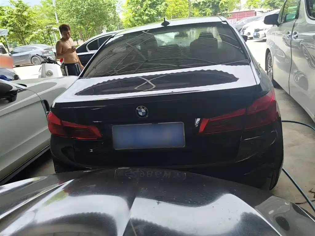 BMW 5 Series 2019 525Li M Sport Package фото 6