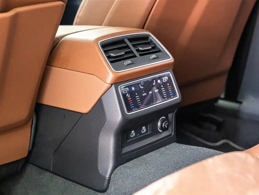 AUDI A7L