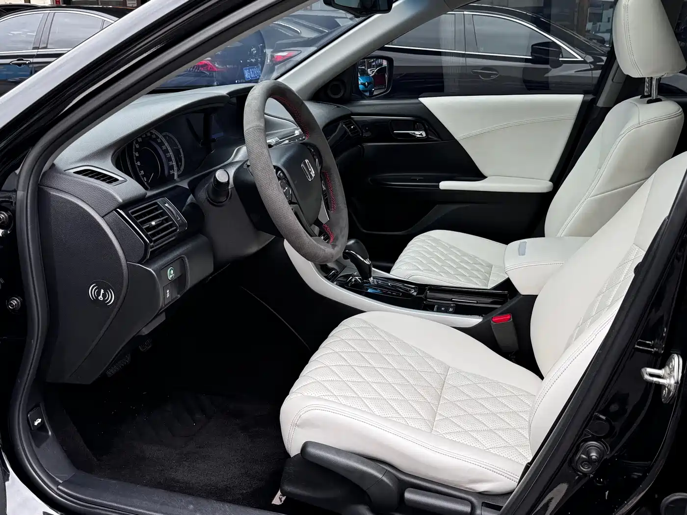 Honda Accord 2016 2.0L Comfort Edition фото 4