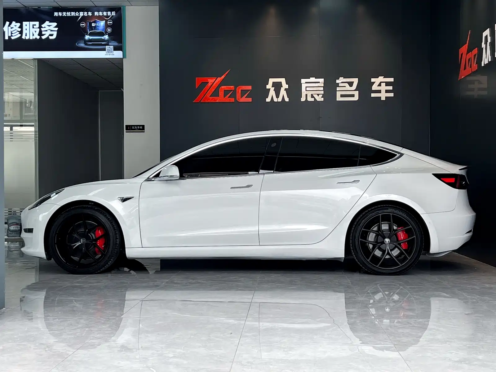 Фото 4 - Tesla Model 3 (Import)