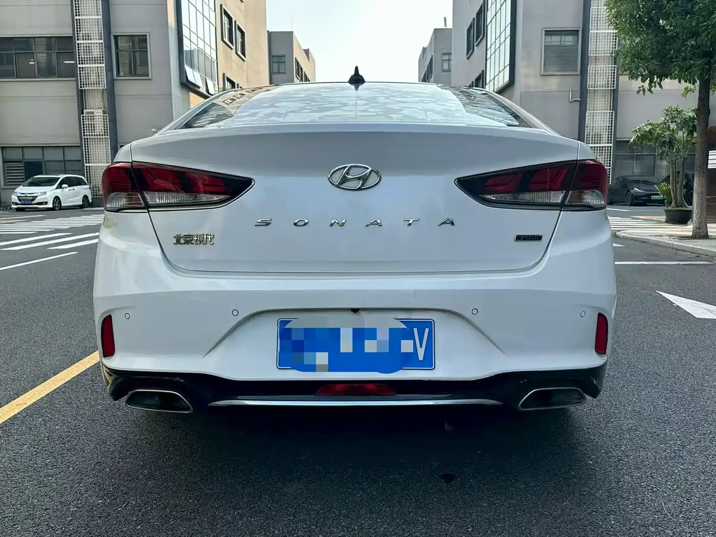 Фото 8 - Hyundai Sonata