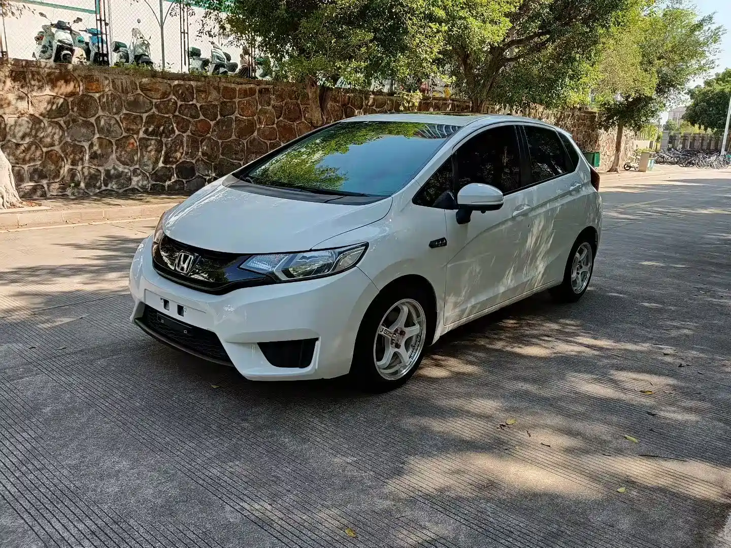 Photo 1 - Honda Fit