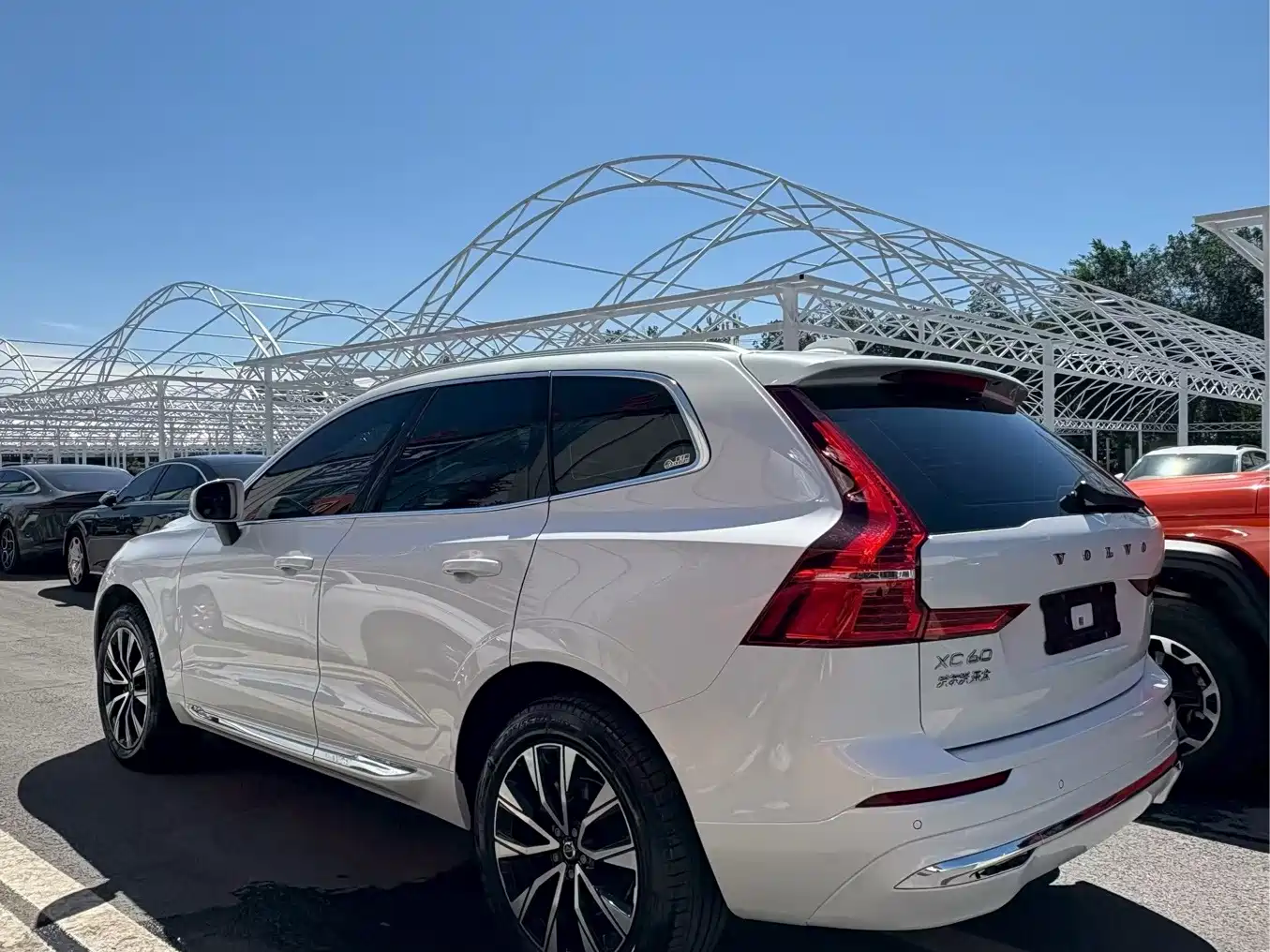 Фото 4 - Volvo XC60