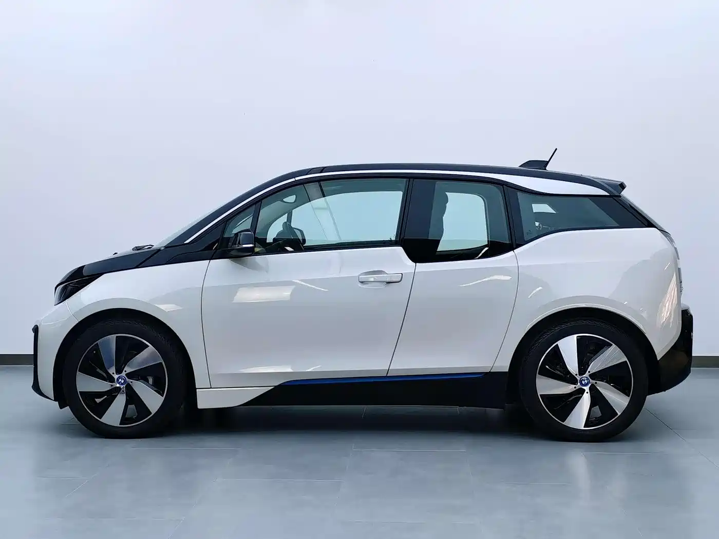 BMW i3 (Import) 2019 Quick Charge Version фото 3