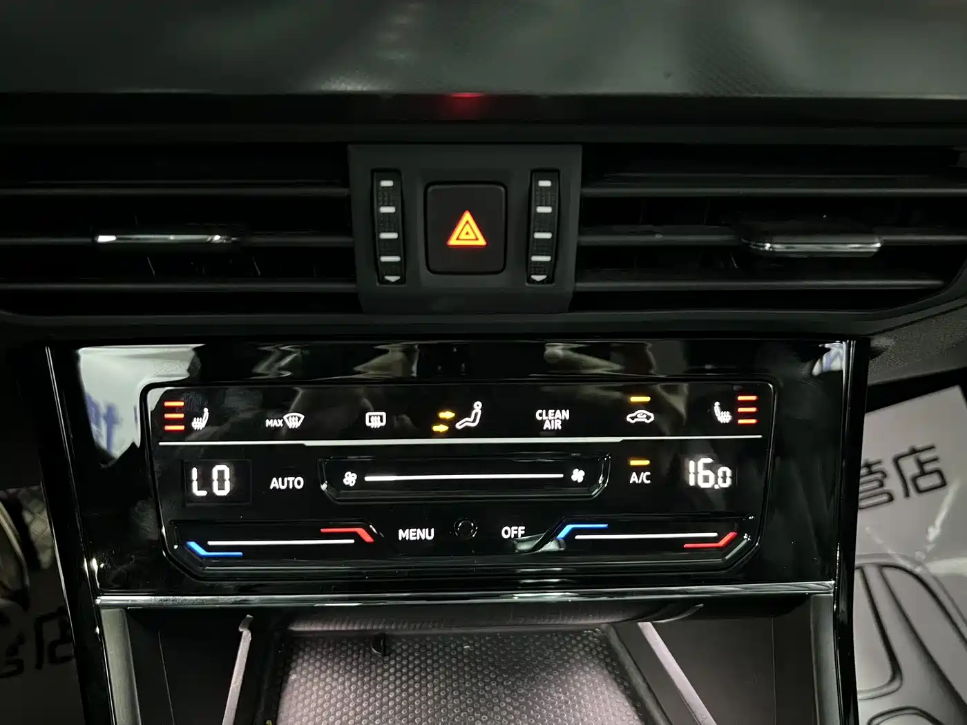 Volkswagen Passat 2022 280TSI Elite Edition фото 17