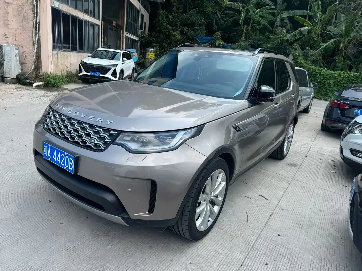 Land Rover Discovery 2024 2024 360PS Dynamic SE