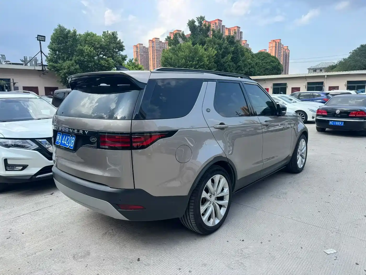 Land Rover Discovery 2024 2024 360PS Dynamic SE