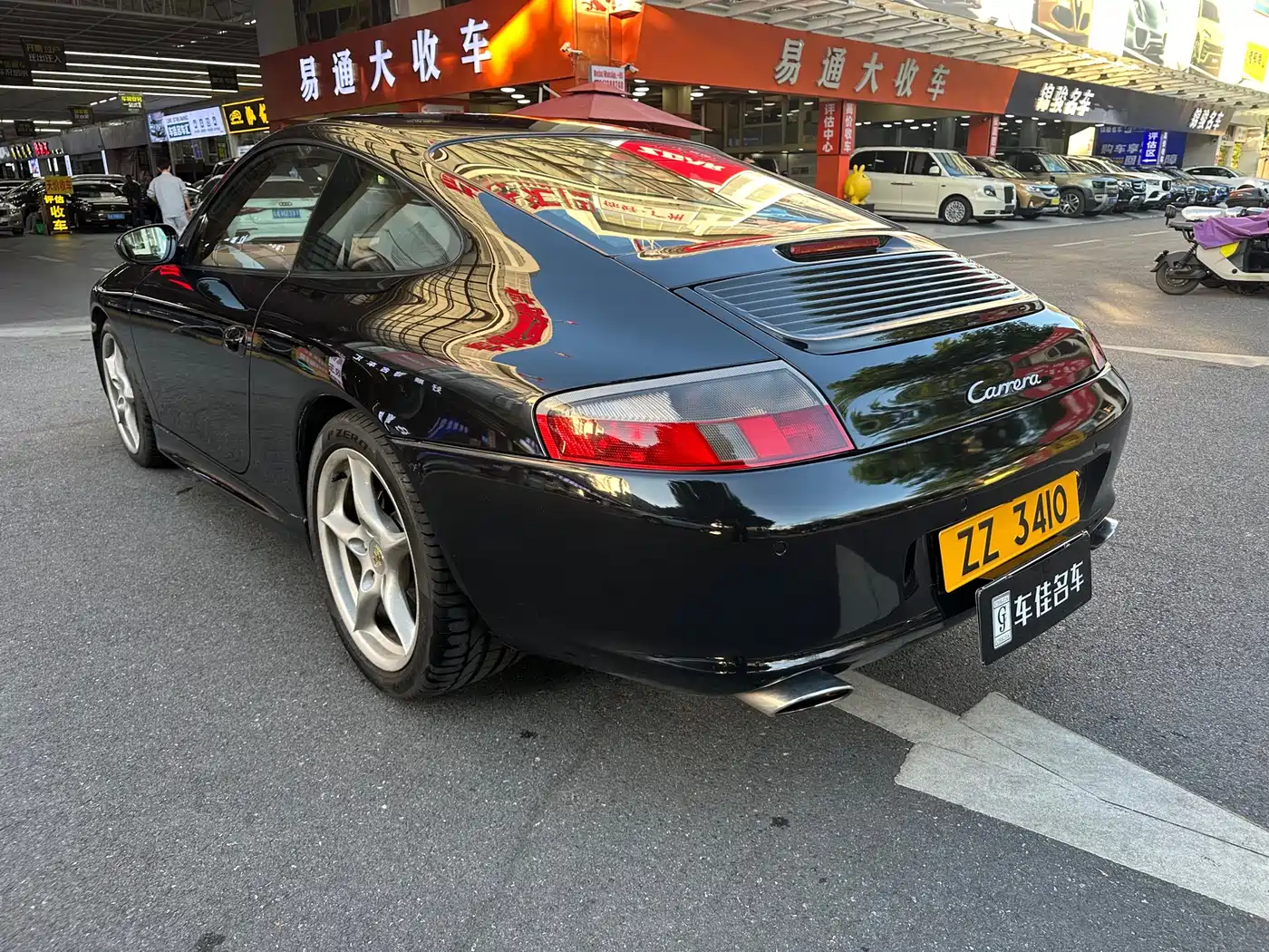 Porsche 911 2004 Carrera S Coupe 3.6L фото 20