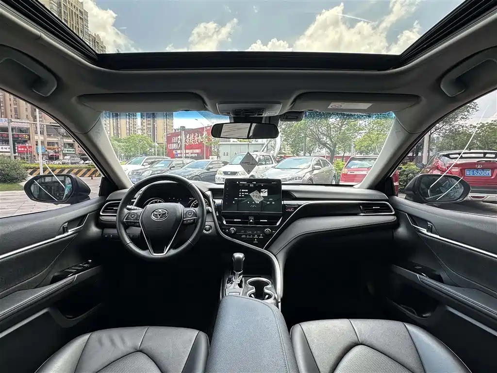 Toyota Camry 2021 2.0G Luxury Edition фото 14