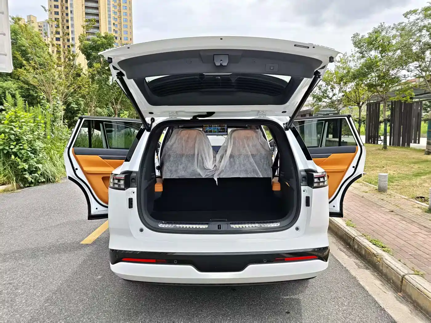 Dongfeng Yipai eπ008 2026 2026 6-seater EREV Family Joy Edition