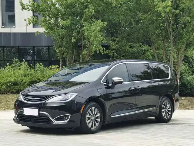 Chrysler Grand Caravan PHEV (Import) 2019