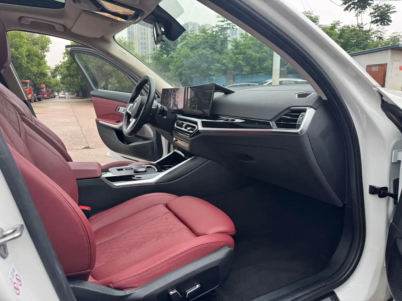 BMW i3 2024 eDrive 35 L фото 12