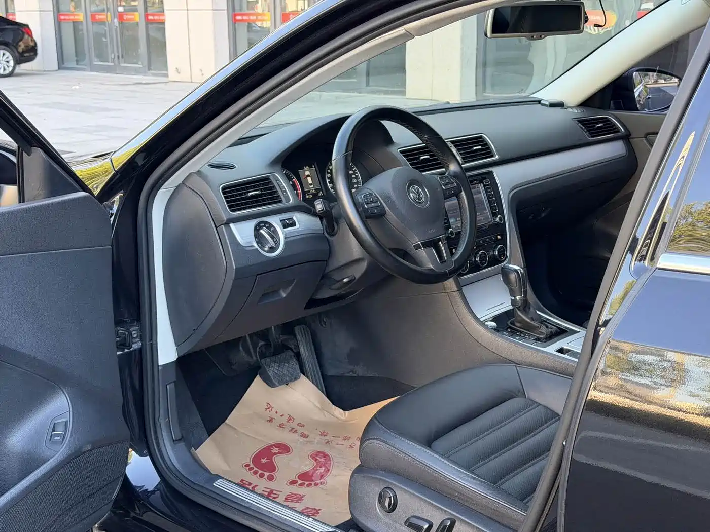 Volkswagen Passat 2014 1.8TSI DSG Executive Edition фото 8