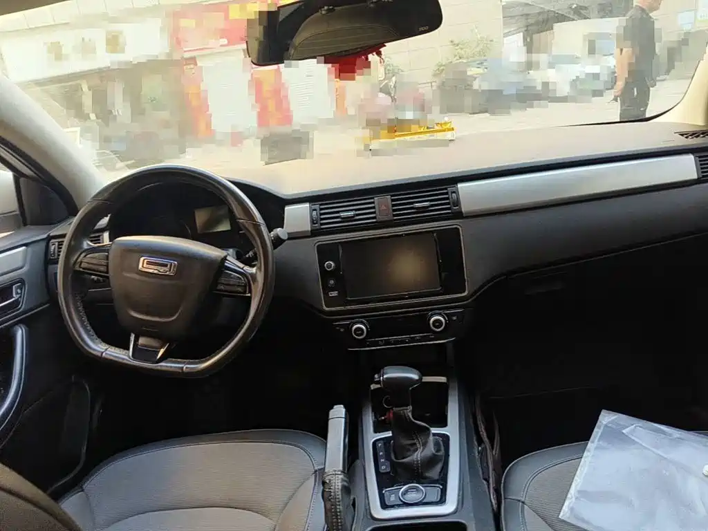 Qoros 3 2015 2015 Urban SUV 1.6T Automatic XingDong