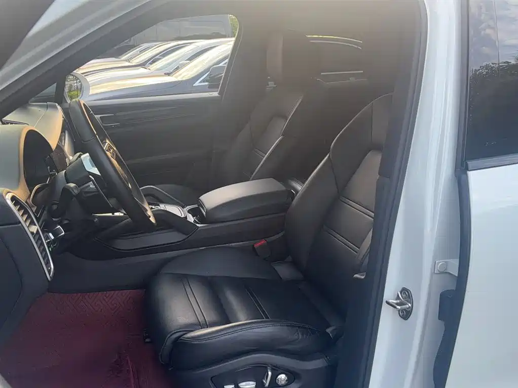 Porsche Cayenne New Energy 2019 Cayenne E-Hybrid 2.0T фото 8