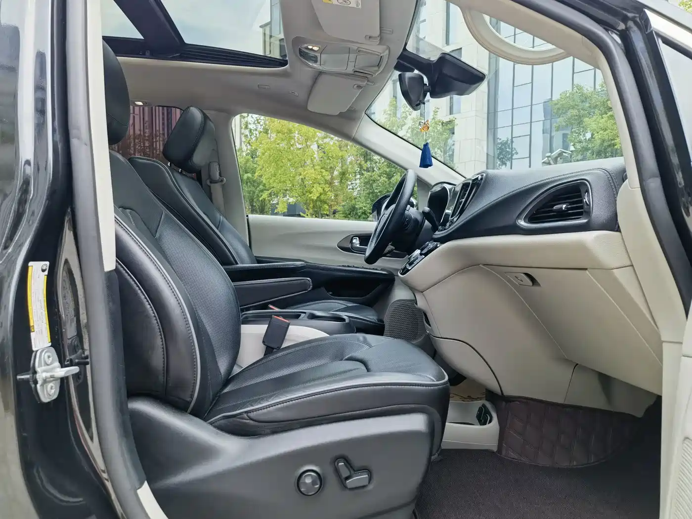 Chrysler Grand Caravan PHEV (Import) 2019 2019 3.6L Plug-in Hybrid