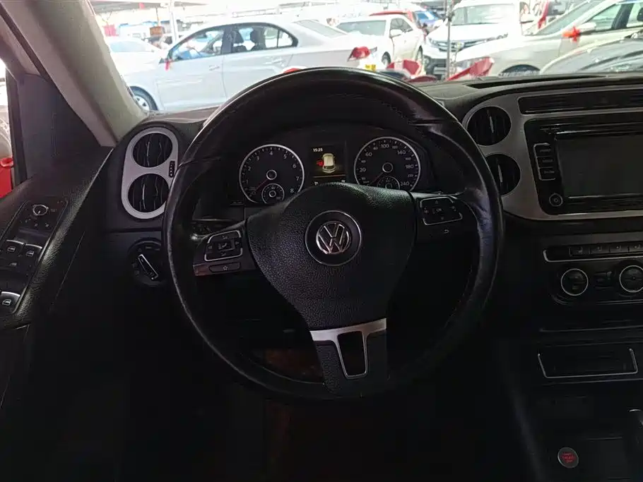Volkswagen Tiguan 2015 1.8TSI Automatic 4WD Highline фото 15