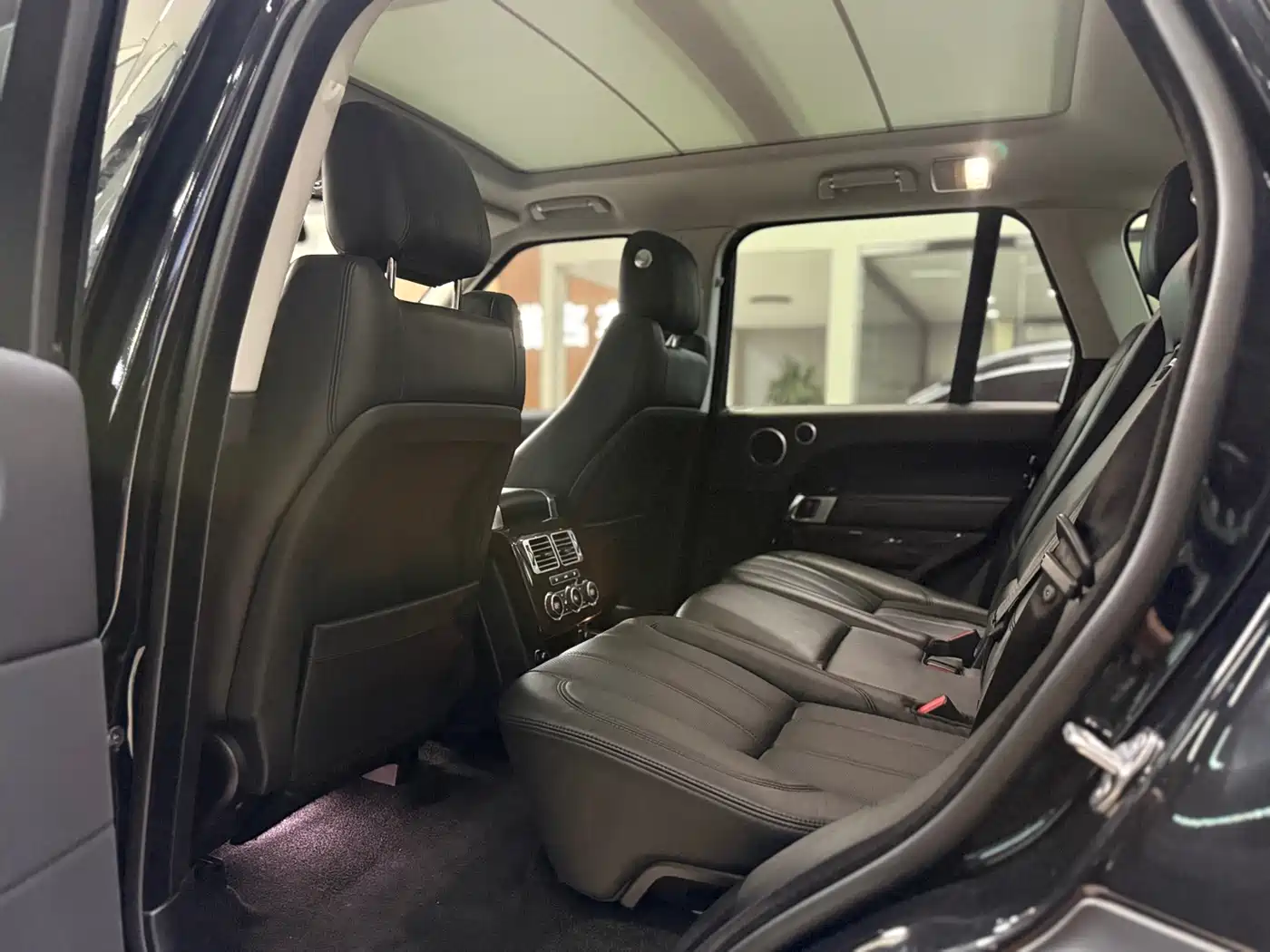 Land Rover Range Rover 2015 3.0 TDV6 Vogue фото 8