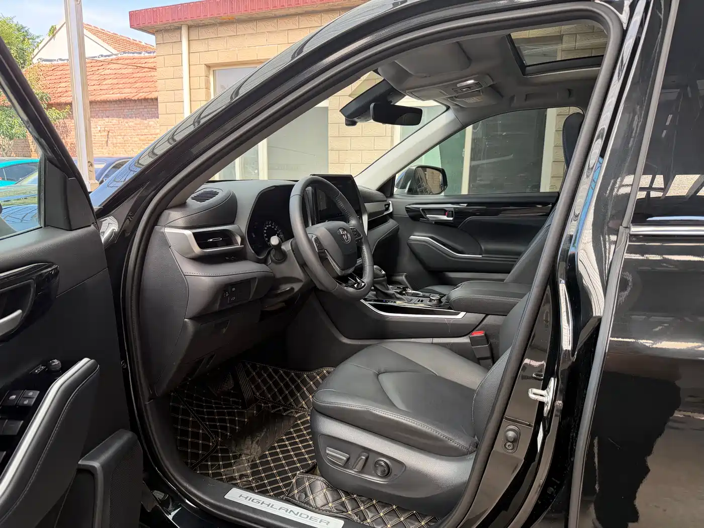 Toyota Highlander 2022 380T 4WD Premium 7-Seater фото 10