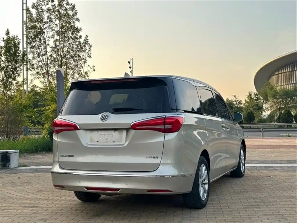 Buick GL8 2017 ES 28T Comfort Type China V фото 4