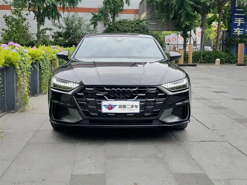 Audi A7L 2024 45 TFSI quattro Black Warrior Edition фото 2