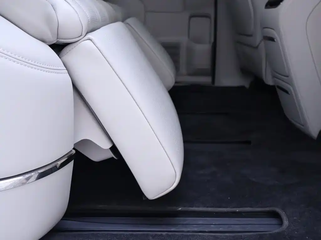Volvo EM90 2024 2025 Ultra Six-Seater