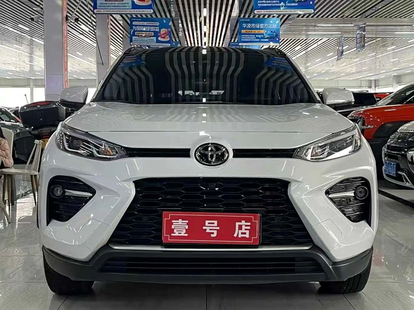 Toyota Wildlander 2023 2.0L CVT AWD Luxury PLUS фото 2