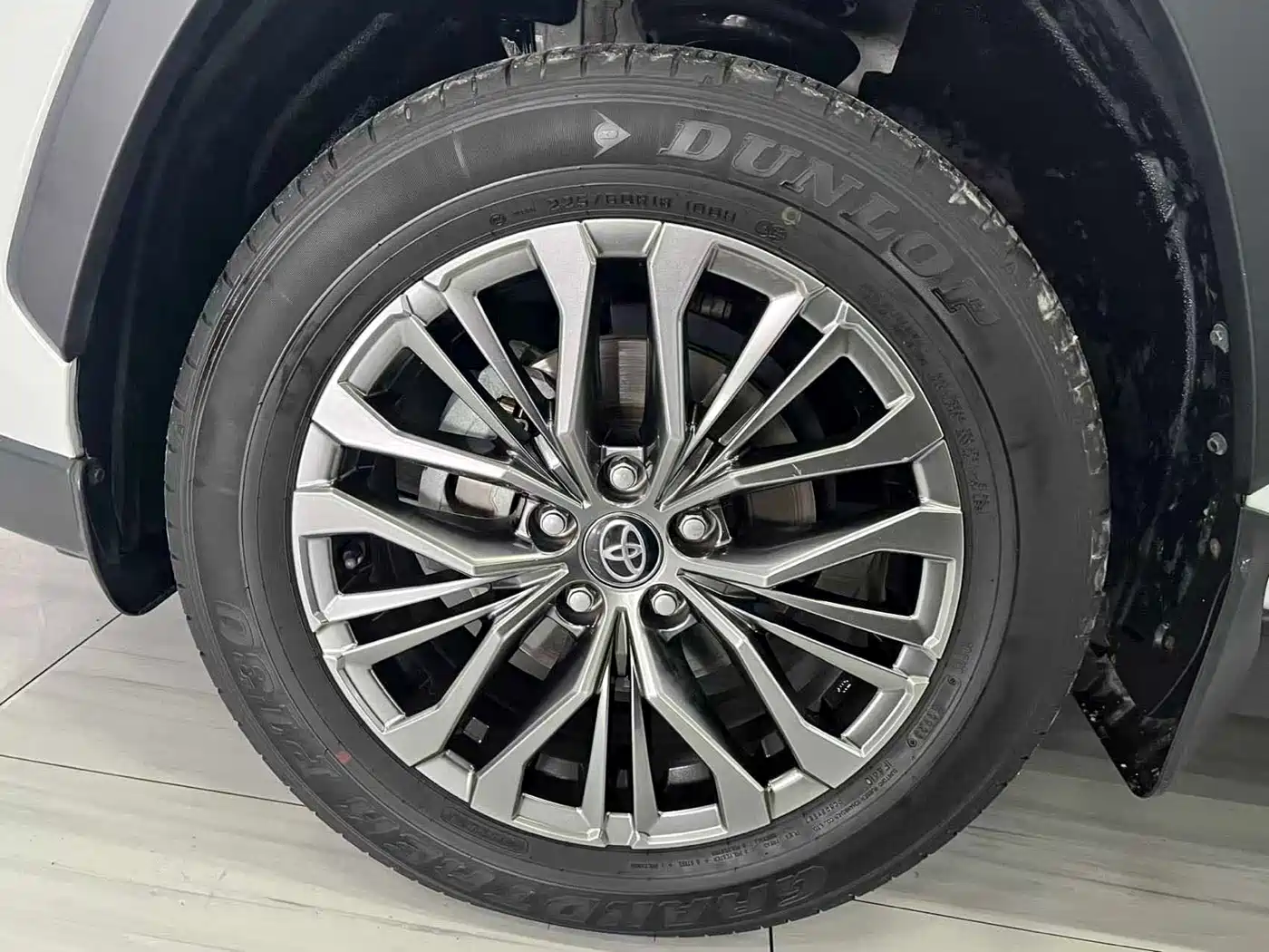 Toyota Wildlander 2023 2.0L CVT AWD Luxury PLUS фото 15