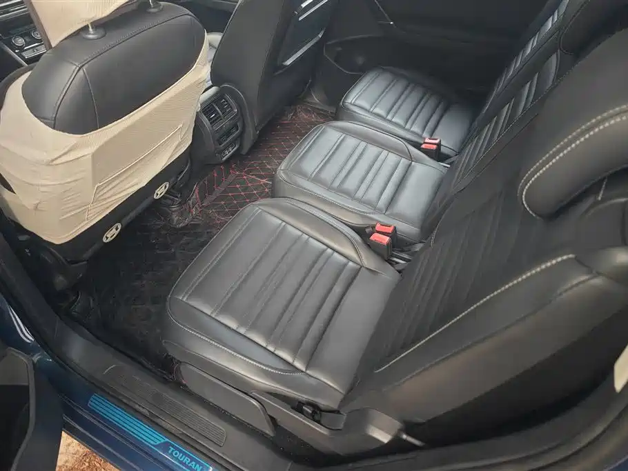 Volkswagen Touran 2018 Touran L 280TSI DSG Comfort 7-seater China V фото 11