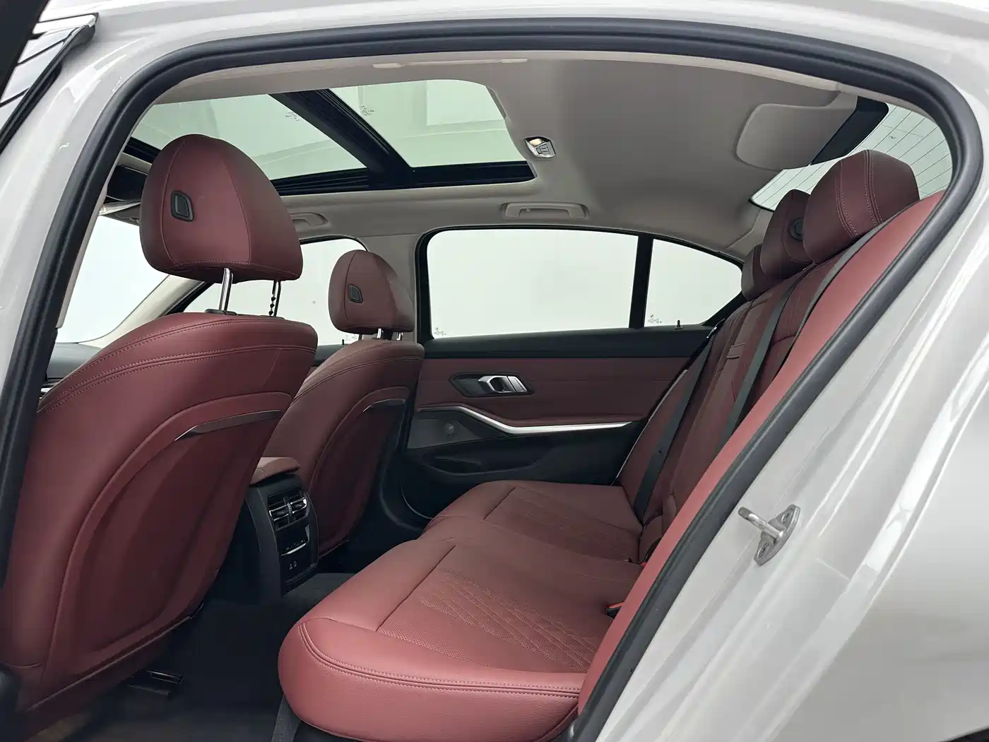 BMW 3 Series 2023 320Li M Sport Package фото 6