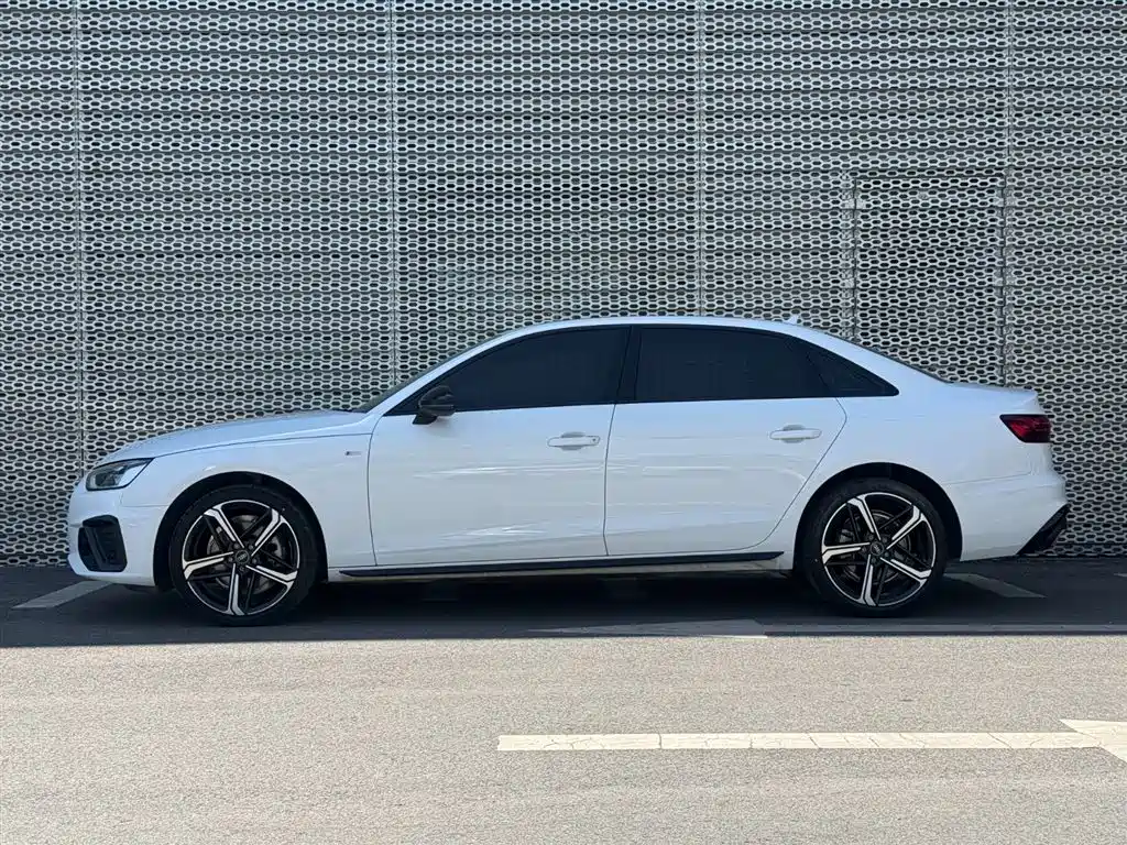 Audi A4L 2024 40 TFSI Luxury Dynamic фото 3