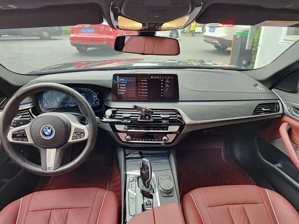BMW 5 Series New Energy 2021 535Le M Sport Package фото 10