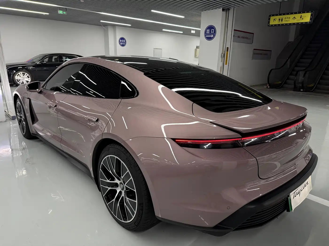 Porsche Taycan 2020 Taycan фото 14