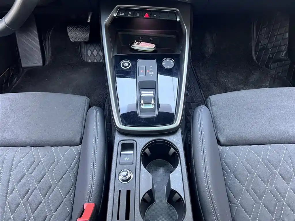 Audi A3 2023 Facelift Sportback 35 TFSI Luxury Sport фото 11