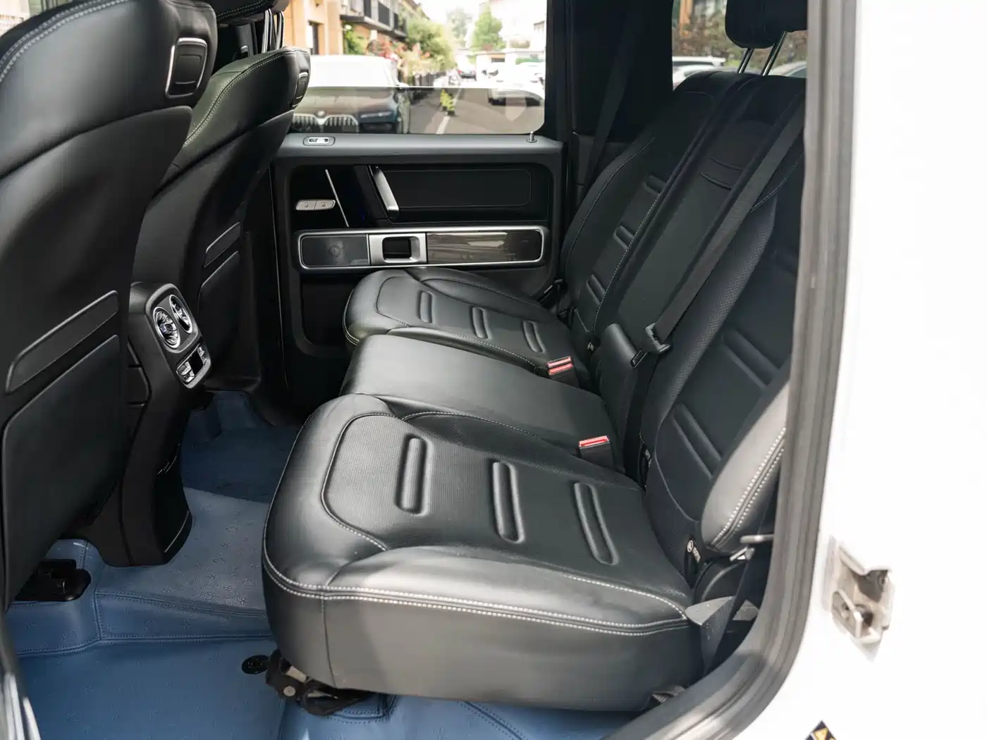 Mercedes-Benz G-Class 2024 G 500 фото 24
