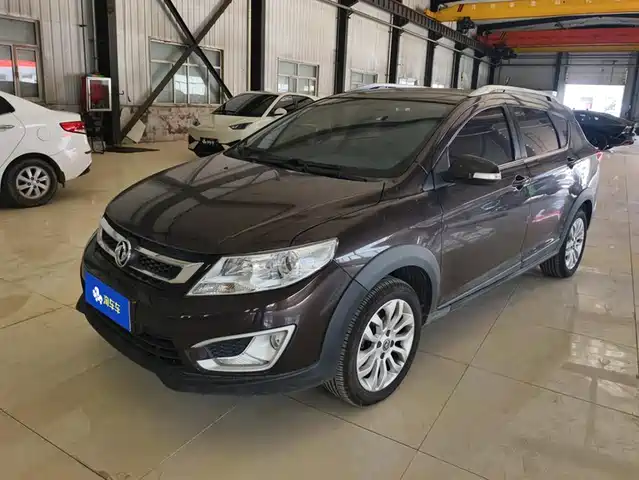  Dongfeng Aeolus Dongfeng Fengshen AX3 2016 1.5L Automatic Trendy Cool Edition