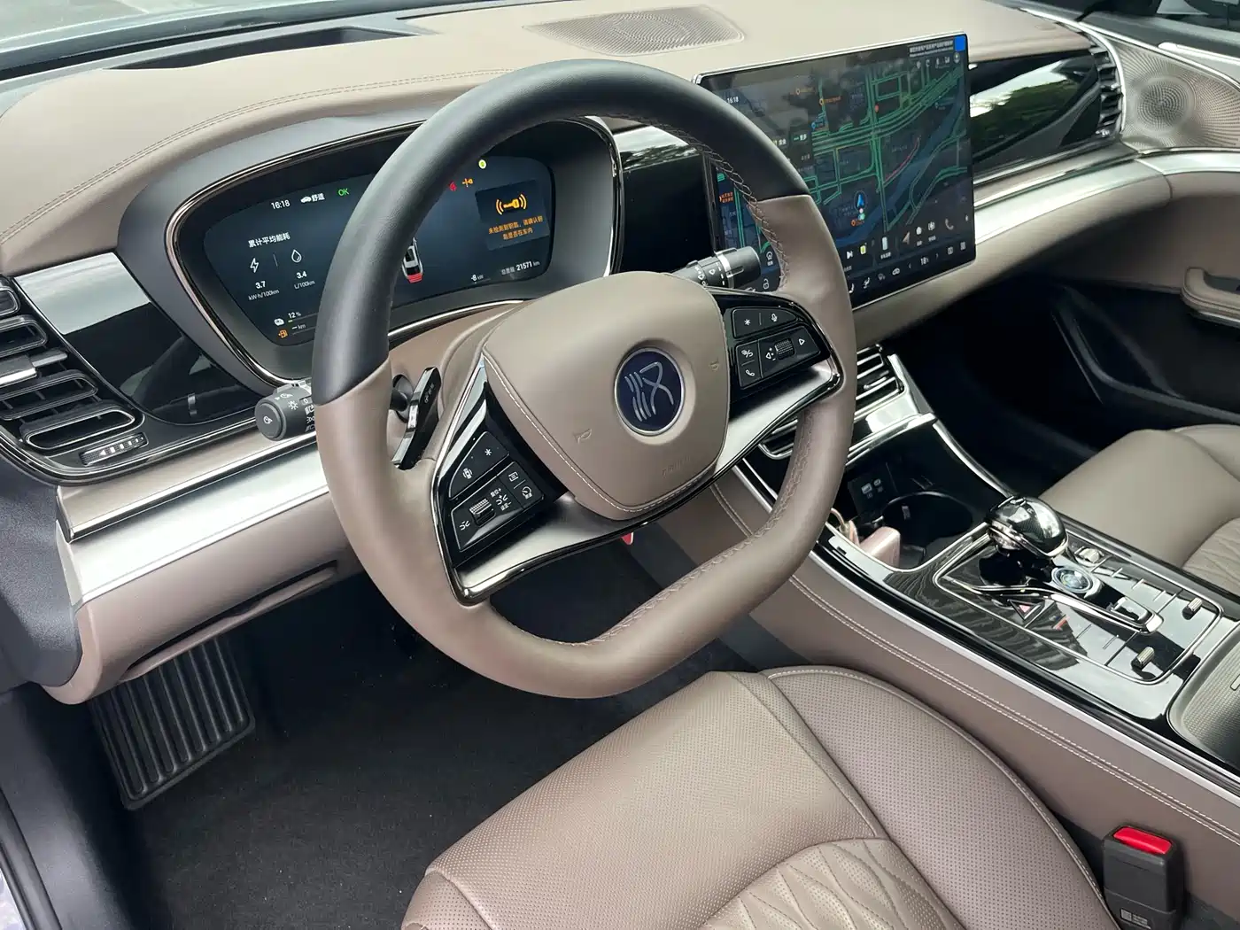 BYD Han 2025 2025 DM-i Smart Driving Edition 125KM Honor