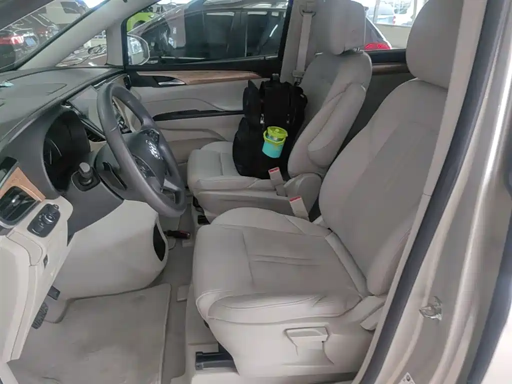 Buick GL8 2017 ES 28T Comfort Type China V фото 15