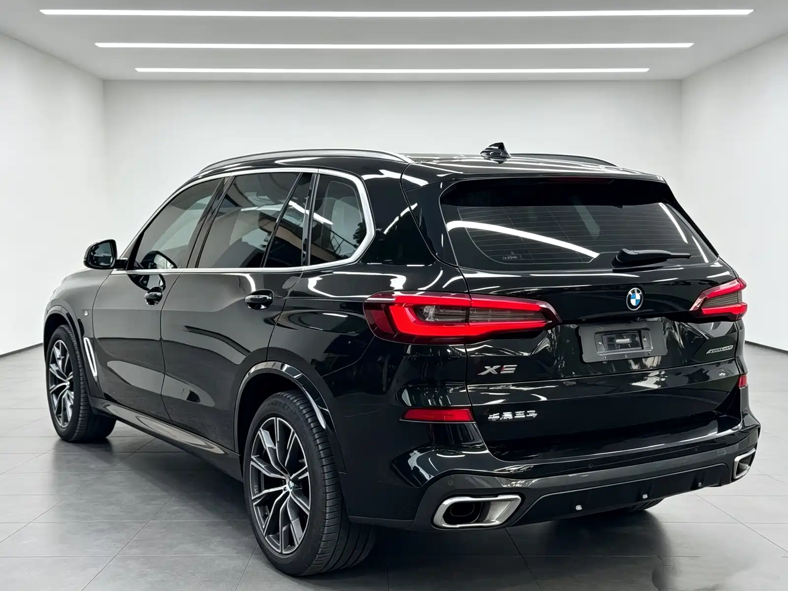 Фото 16 - BMW X5