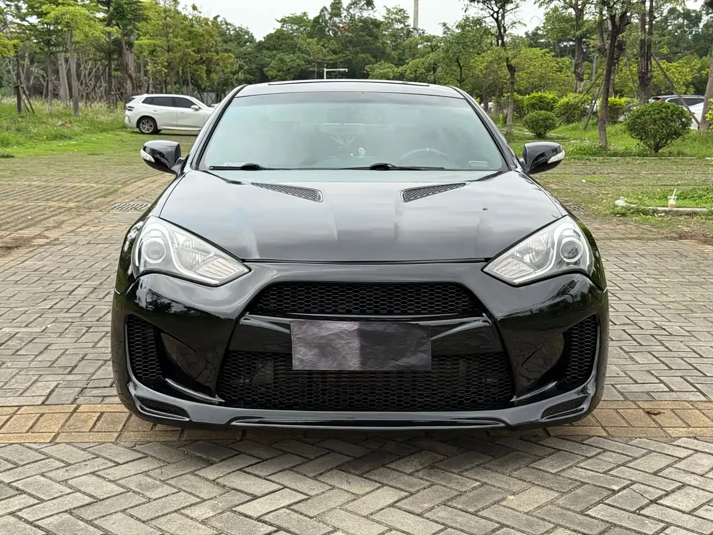 Hyundai Genesis Coupe 2012 2.0T Automatic Luxury Edition фото 2