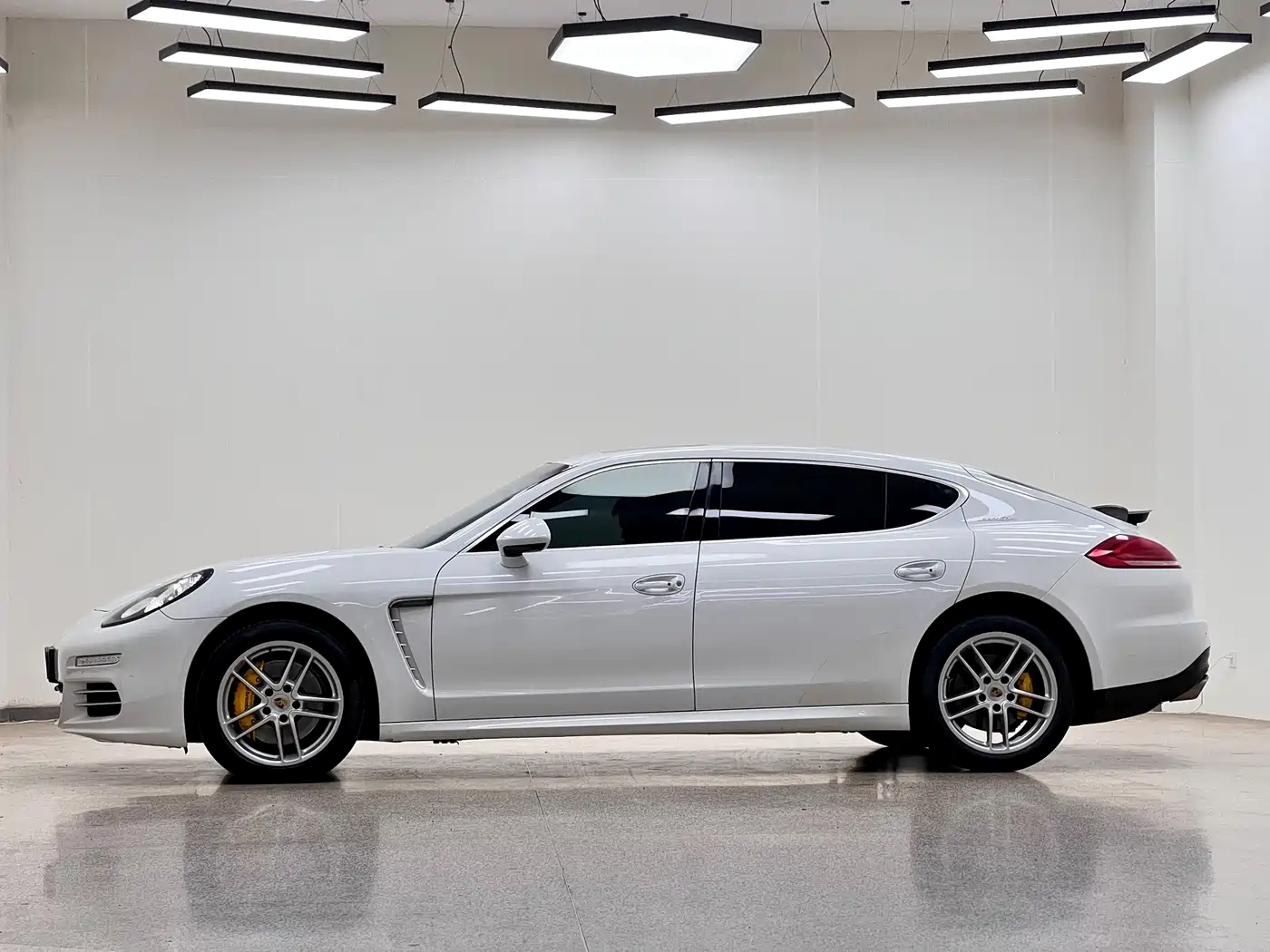 Porsche Panamera 2014 Panamera 4 Executive 3.0T фото 4