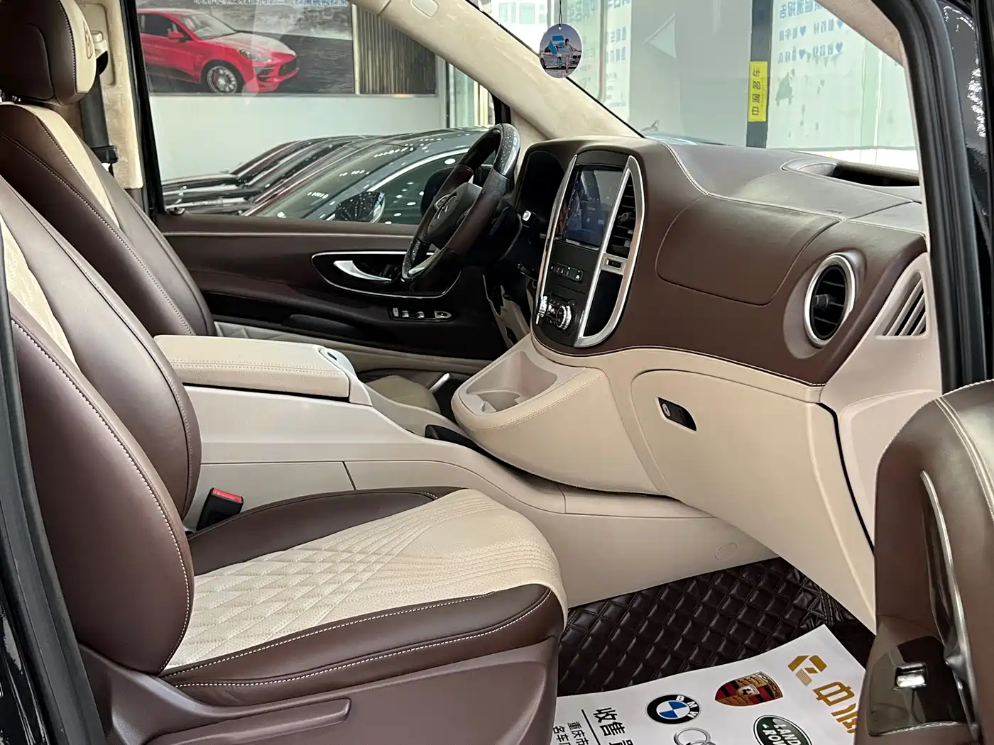 Mercedes-Benz Vito 2018 2.0T Business Edition China VI фото 7